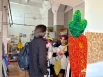 Вырученные средства идут на оплату аренды помещения (и на чай с печеньками для гостей, конечно). 