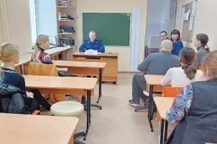Прокурор Ивановской области Андрей Жугин лично встретился с родителями особенных учеников ресурсного класса, чтобы выслушать их жалобы.