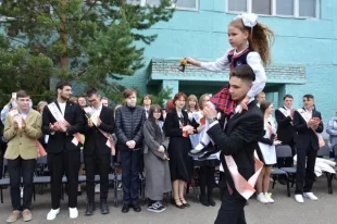 Ребята, поступившие в омские вузы на основании высоких баллов ЕГЭ, получают единовременные выплаты в размере 30 - 120 тыс. руб.