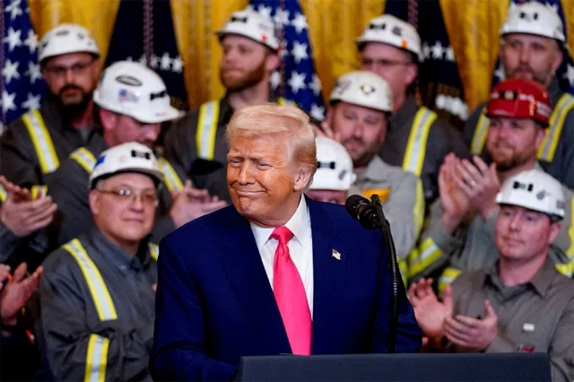 Politico сообщает, что у Трампа, оказывается, есть причины не слушать советы проукраинского лобби. 