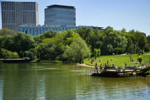 Температура воды в начале июню составит всего +15...+17 °C. Купаться смогут только самые смелые.
