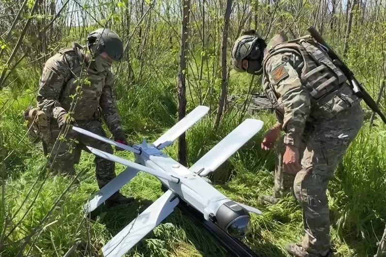 Расчеты беспилотных летательных аппаратов (БПЛА) группировки войск «Днепр».