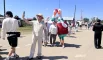 Гуси-обнимуси - гостеприимные символы Парижского полумарафона.