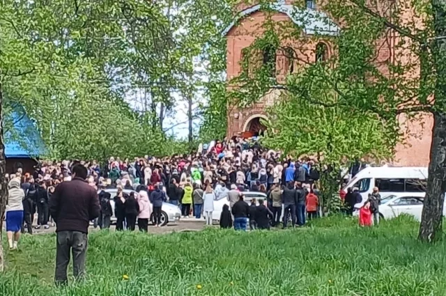 С погибшими прощался весь город.  