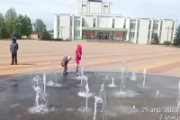 Тот самый фонтан, где произошло ЧП, открыли в апреле этого года.