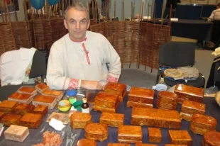 Из капа можно изготовить шкатулки, часы, шахматы, письменные приборы