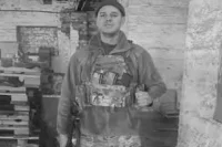 Украинская пресса не сообщает, где и когда родился Антоненко. 