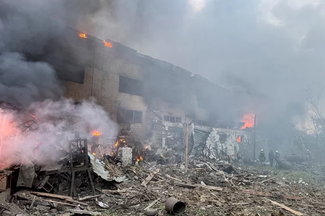 ВС РФ взорвали несколько военных заводов ВСУ.