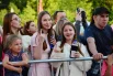 Рокеры в первых рядах.