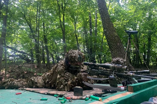 Пристрелка оружия перед выходом на боевую задачу.