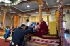 Это происходит во время небольшого перерыва у лам на чаепитие - оно называется манжа.