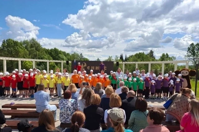 Сотни ребят отдохнут летом в смоленских лагерях.