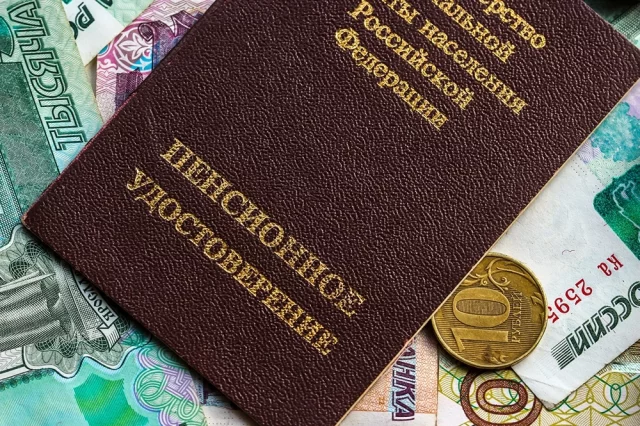 Ежегодно требования к минимальному стажу и пенсионным баллам растут.