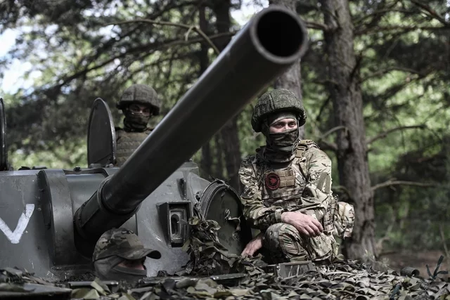 Военкоры уточнили, что российские войска вошли в область ещё одной точкой: из района Новоукраинки в направлении села Дачное.
