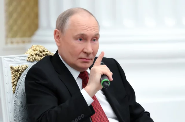 Президент РФ Владимир Путин на встрече в Кремле с участниками программы «Время Героев»
