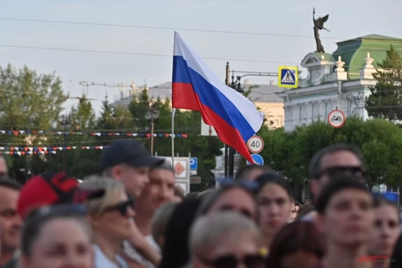 Праздник собрал тысячи омичей в центре города.