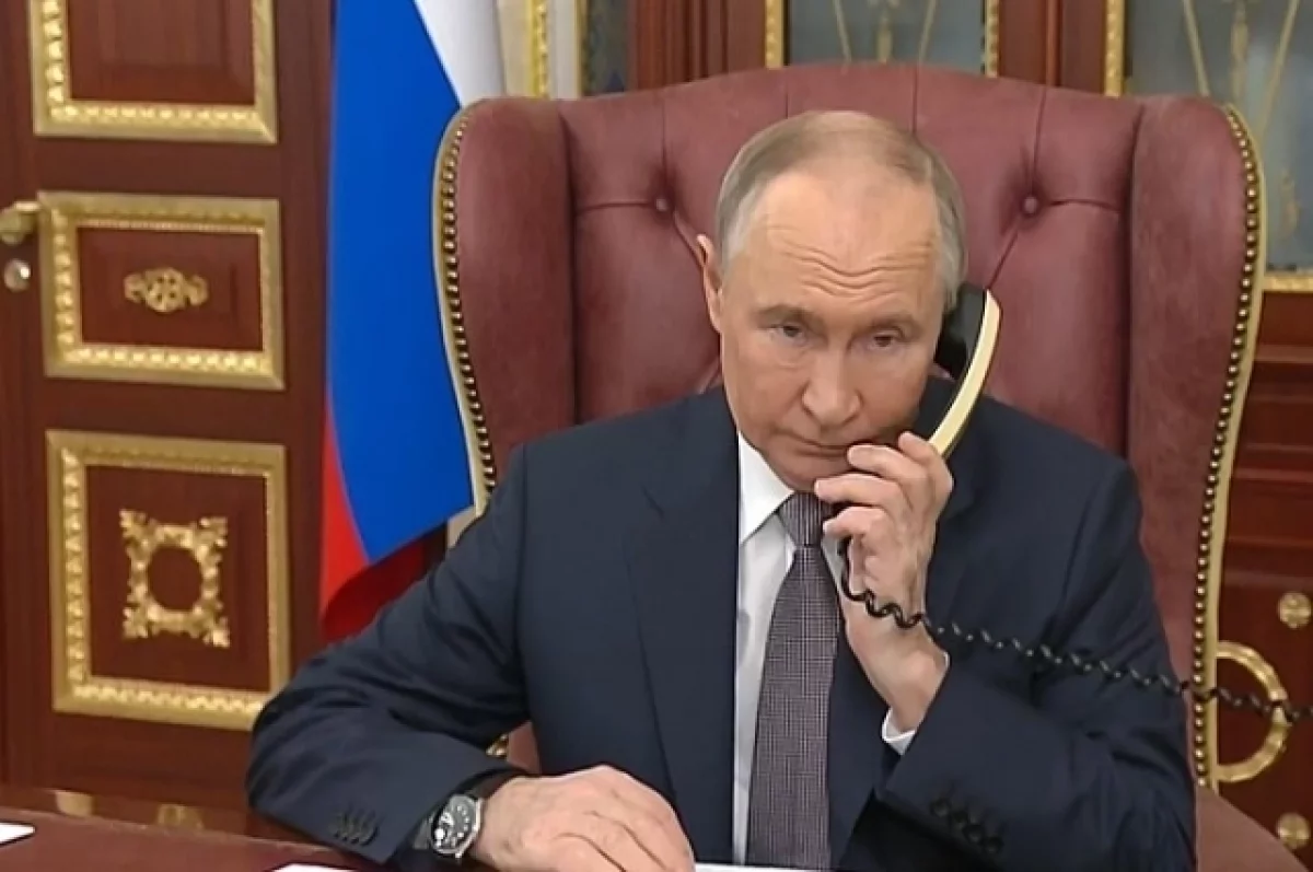 Путин провел телефонный разговор с лидером Ирана Пезешкианом