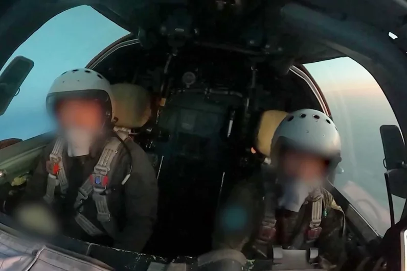 Истребитель-бомбардировщик Су-34 группировки войск «Юг» авиабомбами уничтожил украинский пункт управления БПЛА.