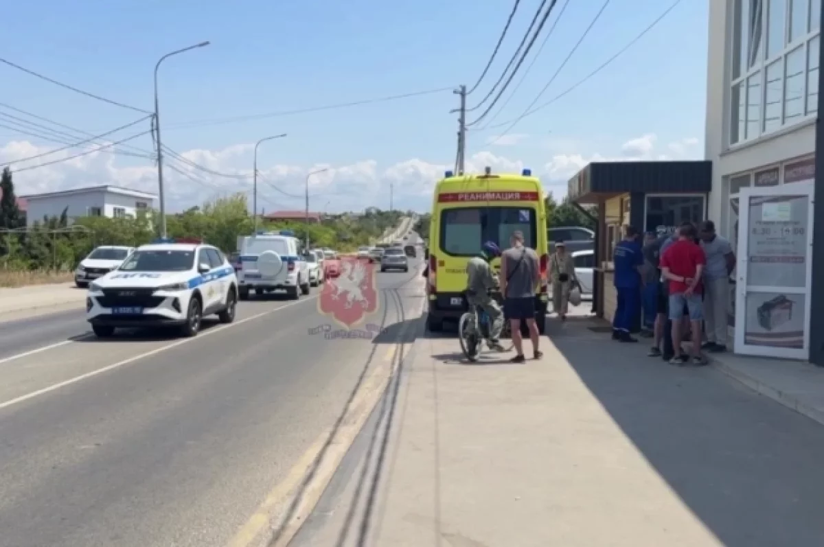 В Севастополе мужчина на улице перерезал горло бывшей теще