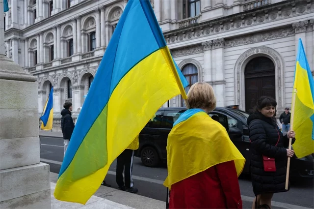 У Украины есть три варианта — полагаться на помощь Европы, закупать оружие у Вашингтона или производить на своих заводах на деньги того же ЕС.