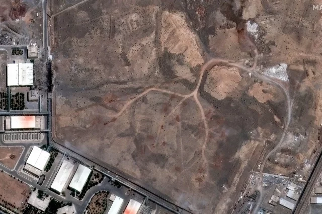 Спутниковый снимок ядерного объекта в Натанзе в Иране после авиаудара. 