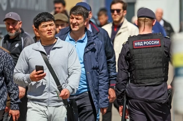 Правоохранительные органы сейчас уделяют особое внимание легализации иностранцев через вузы. 
