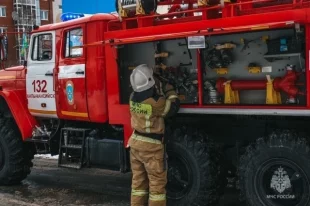 Пожарные оперативно выехали на место и потушили возгорание.