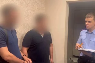 Обвиняемый помещен под стражу.
