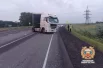 Спортсмен погиб за рулем авто, столкнувшись с грузовиками.