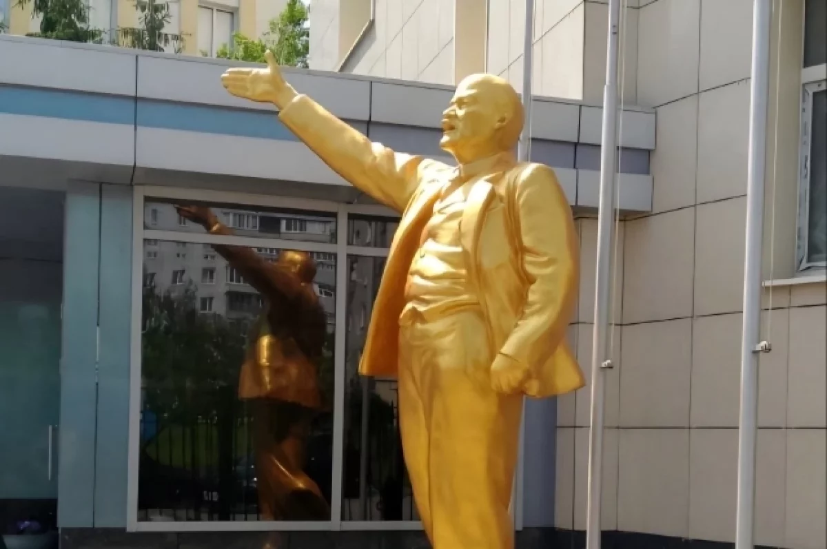 В Авиастроительном районе Казани разгорается конфликт вокруг исчезнувшего памятника Ленину.