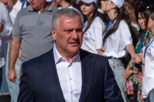 Самвел Карапетян.