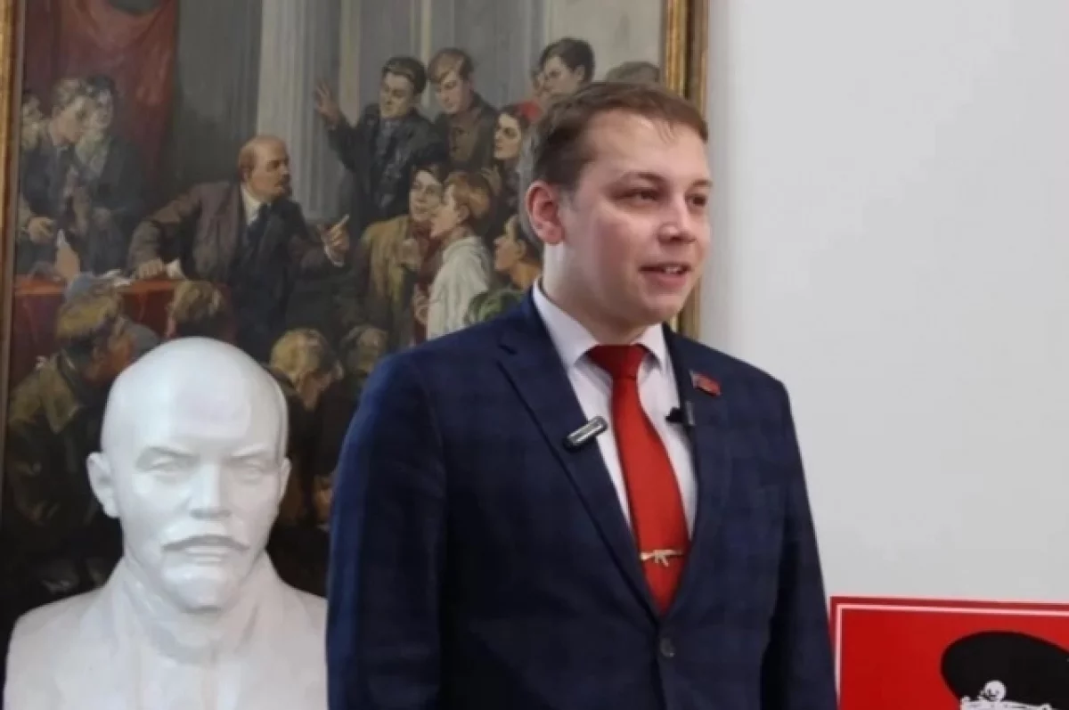 Депутат АКЗС может досрочно сдать мандат