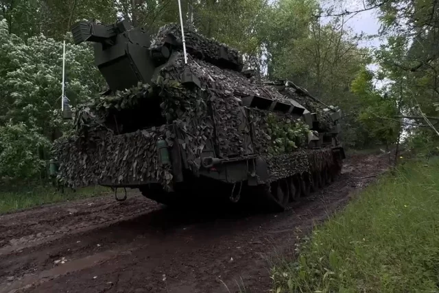 Зенитные ракетные комплексы (ЗРК) противовоздушной обороны С-300В ежедневно выполняют задачи на курской земле.