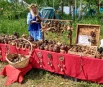 Можно было купить изделия народных ремесленников.