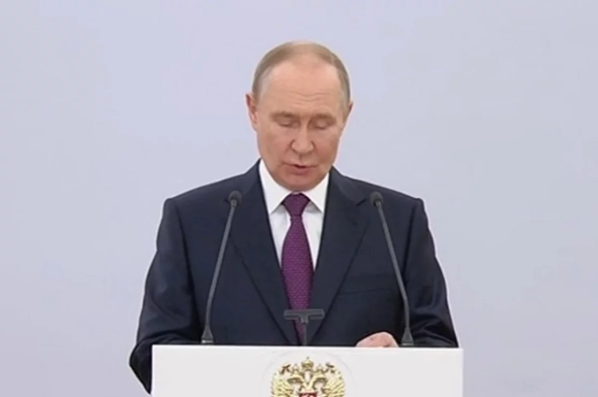 Путин: Московский и Ленинградский военные округа сформируют в 2025 году