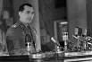 Летчик-космонавт СССР, командир космического корабля «Восход-2» Павел Беляев на пресс-конференции, посвященной успешному завершению полета. МГУ имени М.В. Ломоносова.