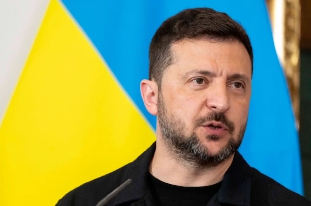 Iltalehti: Зеленский надел костюм на саммит НАТО из-за унижений Трампа
