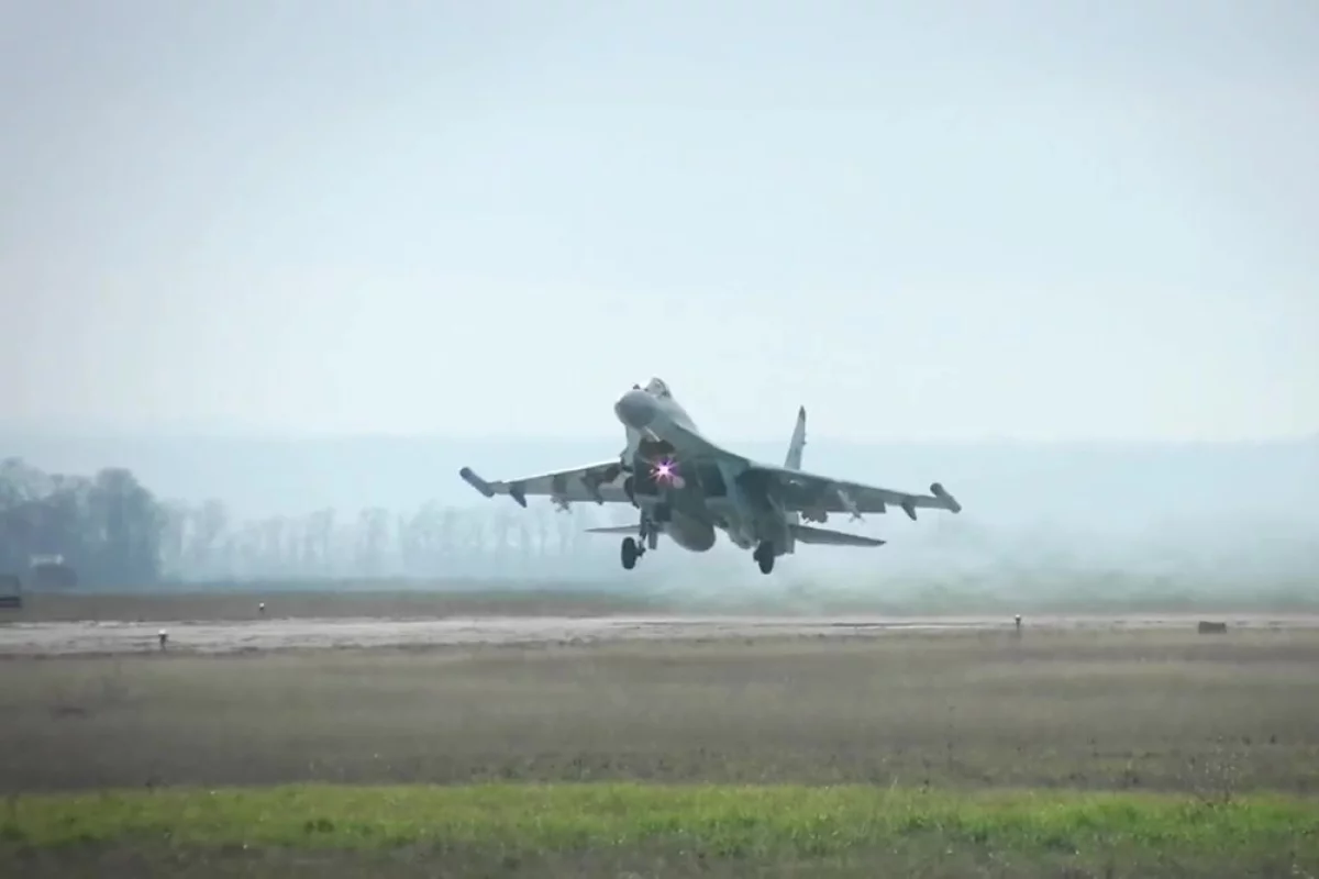 ОАК передала ВКС России новую партию новых истребителей Су-35С