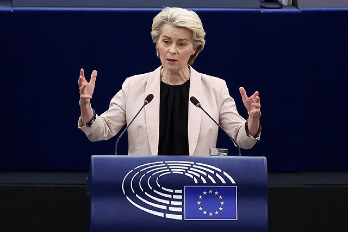 FT: Урсуле фон дер Ляйен грозит вотум недоверия из-за махинаций с вакцинами