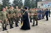 Призывников окропили святой водой.