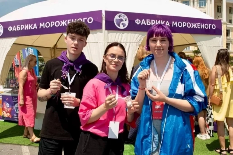 Аномальная жара молодёжи не страшна.
