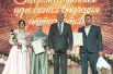 Среди выпускниц Средней Елюзани были популярны длинные элегантные платья.