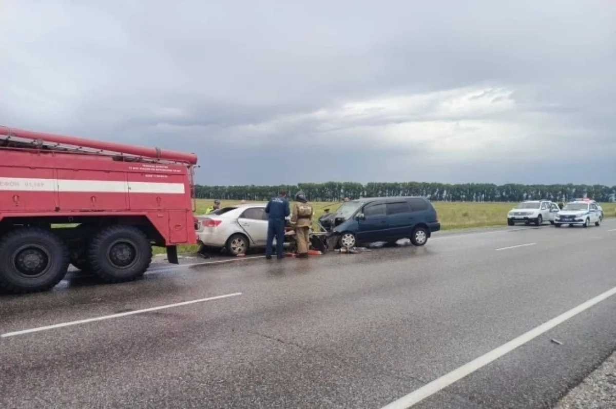 Появились фото с места аварии с 6 погибшими в ДТП на Алтае