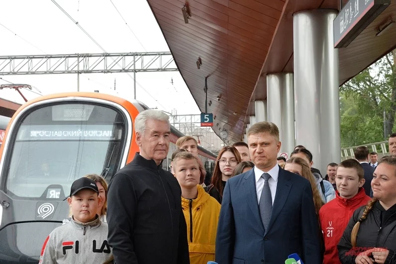 Мэр Москвы Сергей Собянин и генеральный директор и председатель правления ОАО «РЖД» Олег Белозеров встретили первые поезда «Иволга 4.0» на Ярославском направлении.