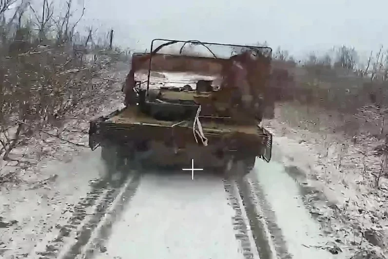 Танк ВСУ попал в руки российских военнослужащих практически с полным боекомплектом и без критических повреждений.