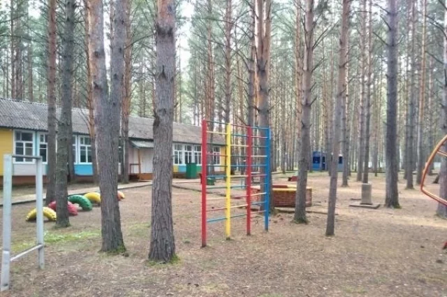 В этом лагере два 13 летних и один 11-летний мальчики насиловали 10-летнего ребенка.