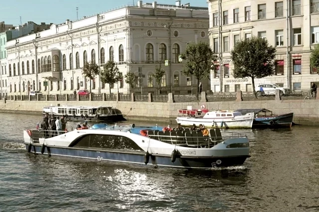 Водный транспорт в Санкт-Петербурге перестаёт быть экзотикой и становится новой нормой. 