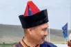 Яркий головной убор - обязательная деталь национального костюма.