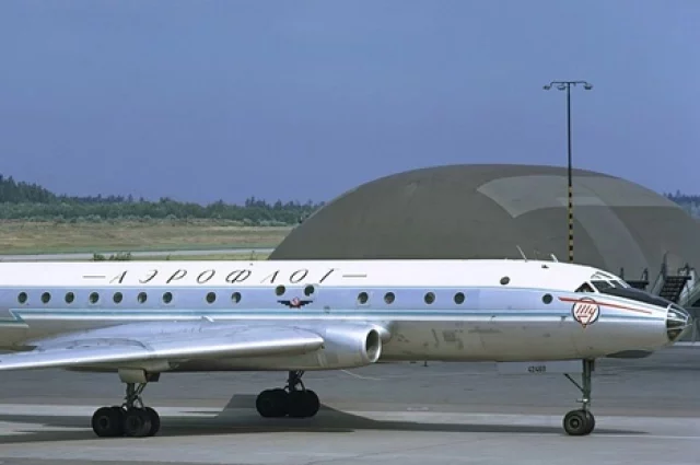 Советский самолёт Ту-104