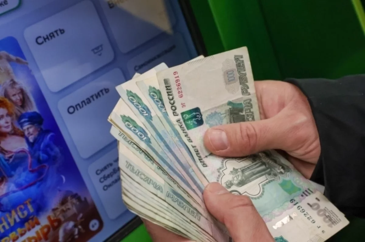 Занятые в транспортировке и хранении брянцы получают 75000 рублей в месяц